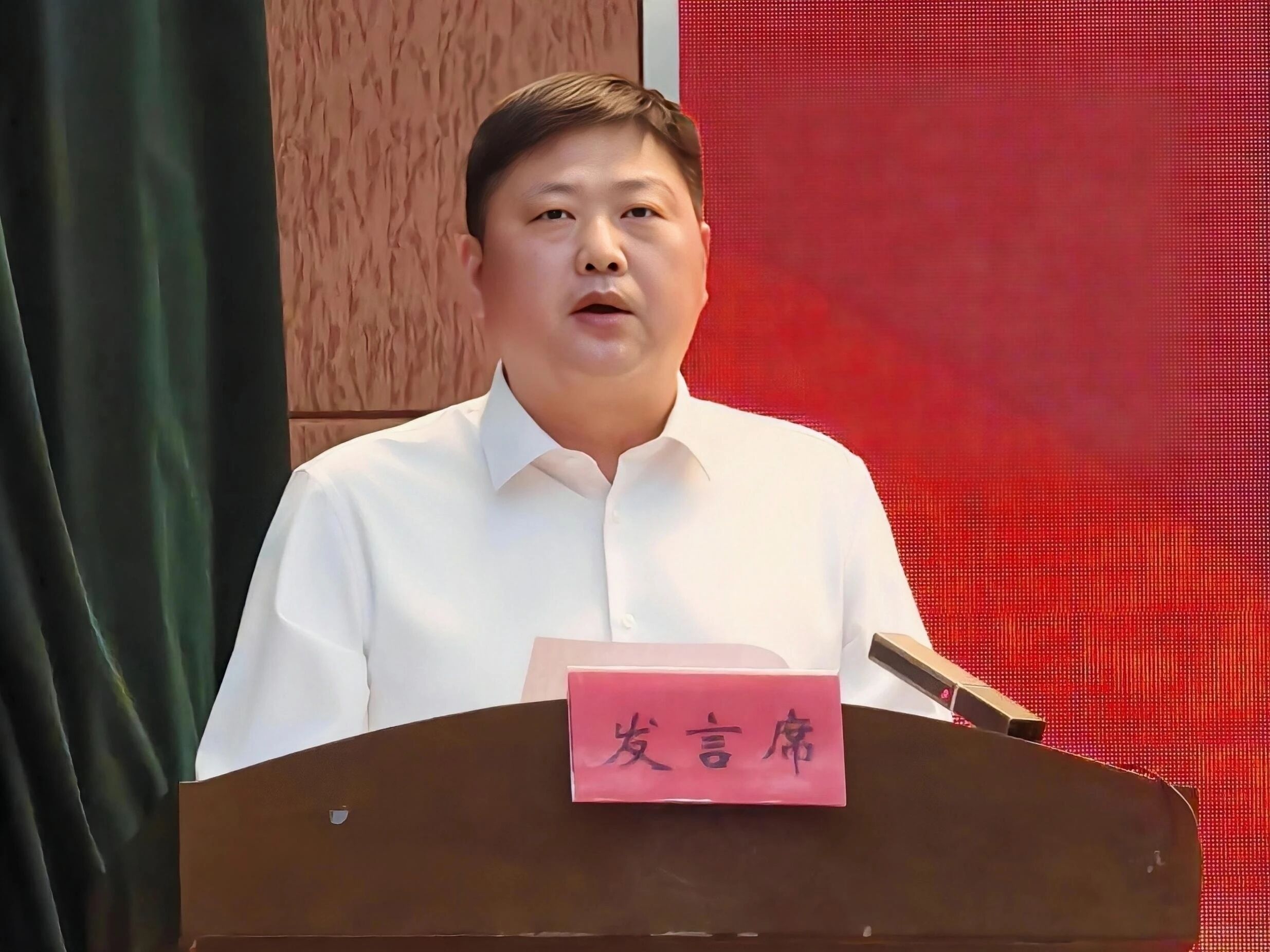 唐晨.jpg 唐晨.jpg